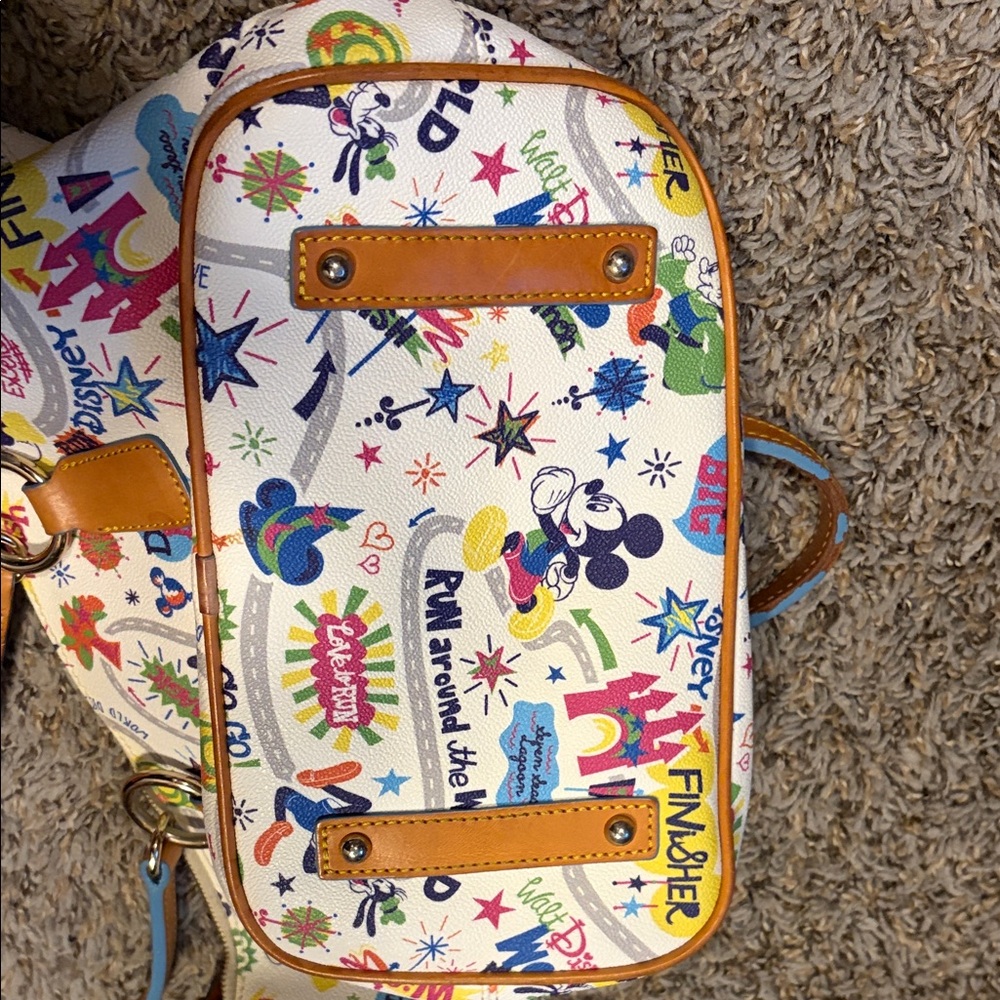 Dooney & Bourke Disney Inaugural Dopey leather Bag with white Leather - Picture 6 of 7